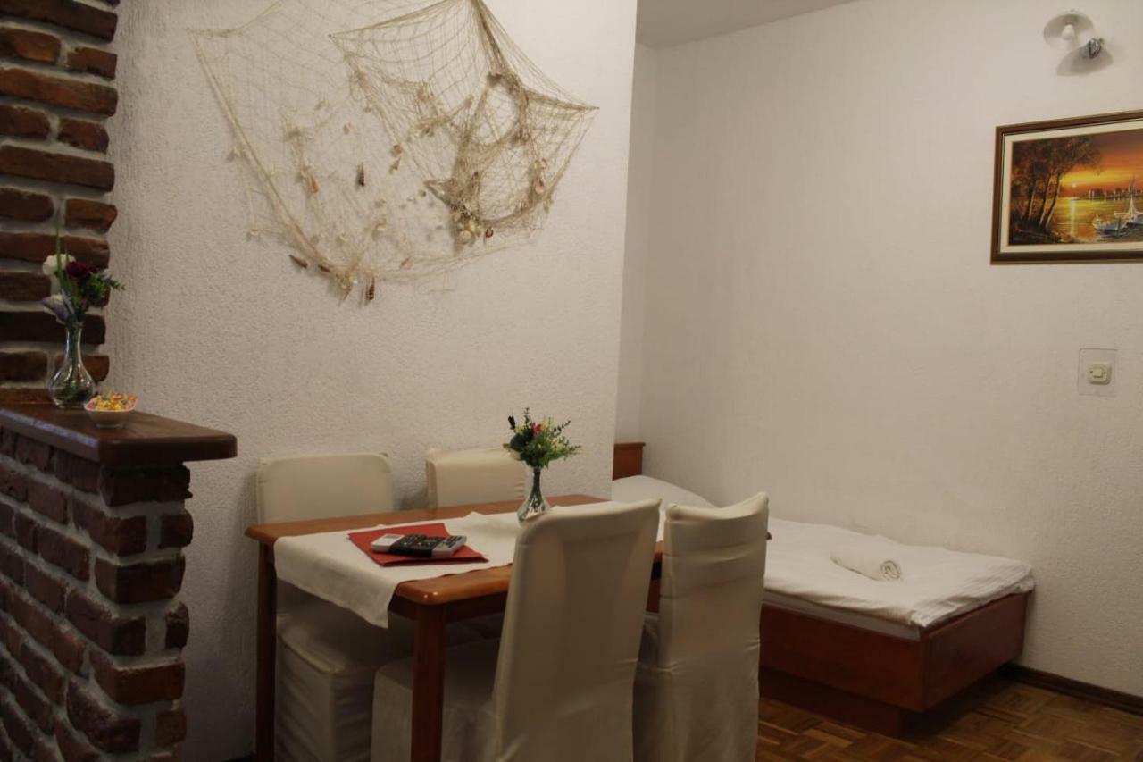 Apartment Pirovic 图兰杰 外观 照片