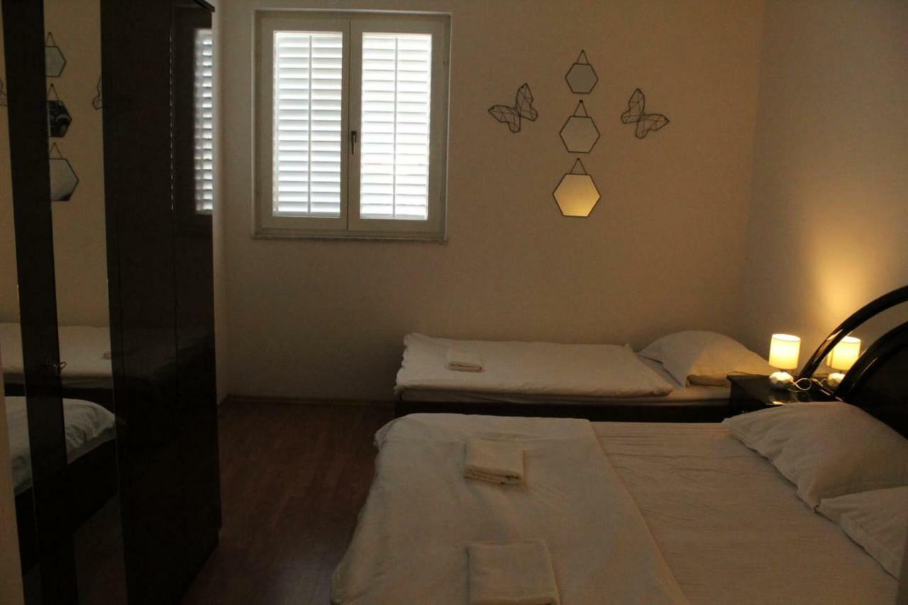 Apartment Pirovic 图兰杰 外观 照片