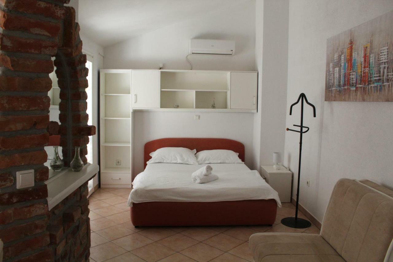 Apartment Pirovic 图兰杰 外观 照片